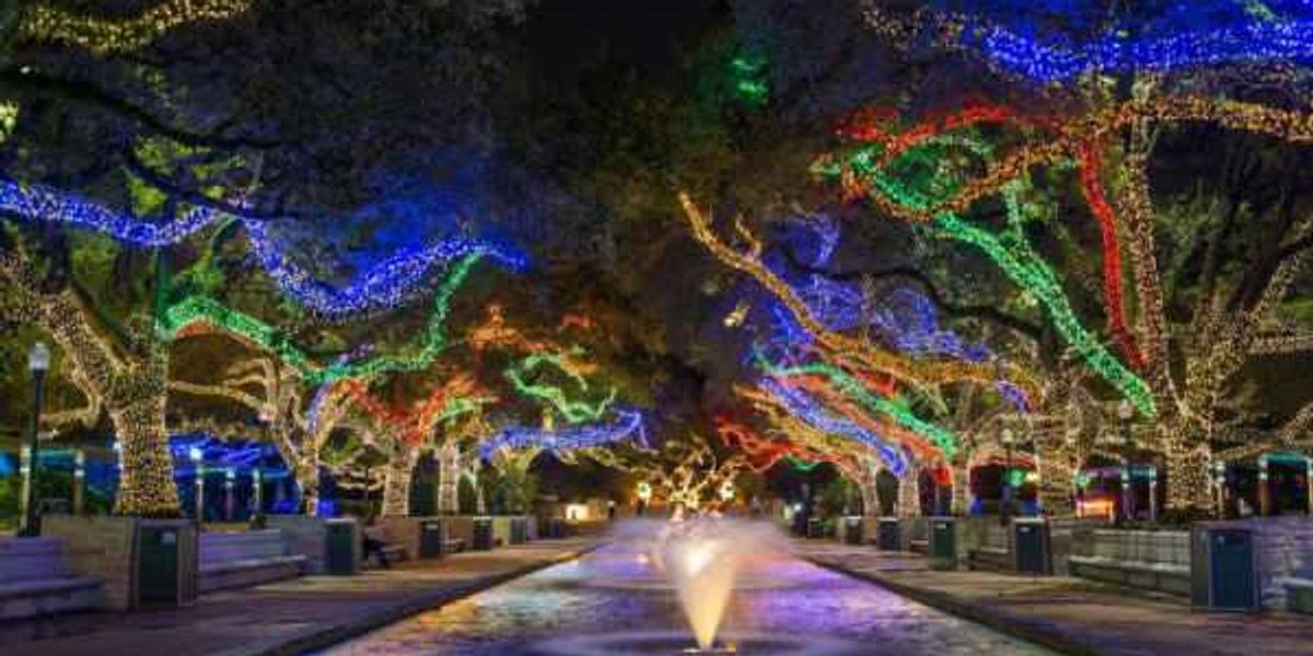 See these 13 holiday light displays in Houston