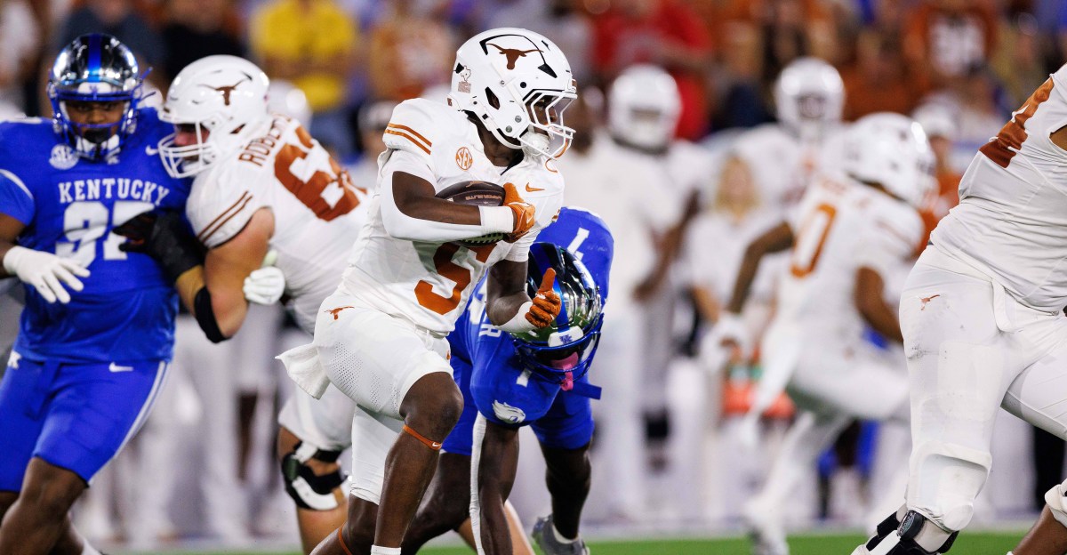 Texas still seeking timing, effectiveness in run game