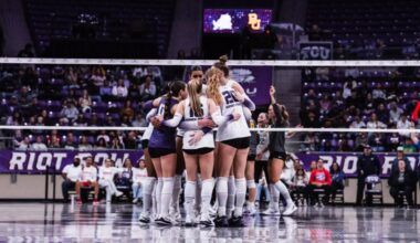 Women’s Volleyball: No. 20 TCU falls to No. 22 Baylor in five sets
