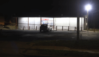 Sunnyside shooting: Clerk shot multiple times during robbery