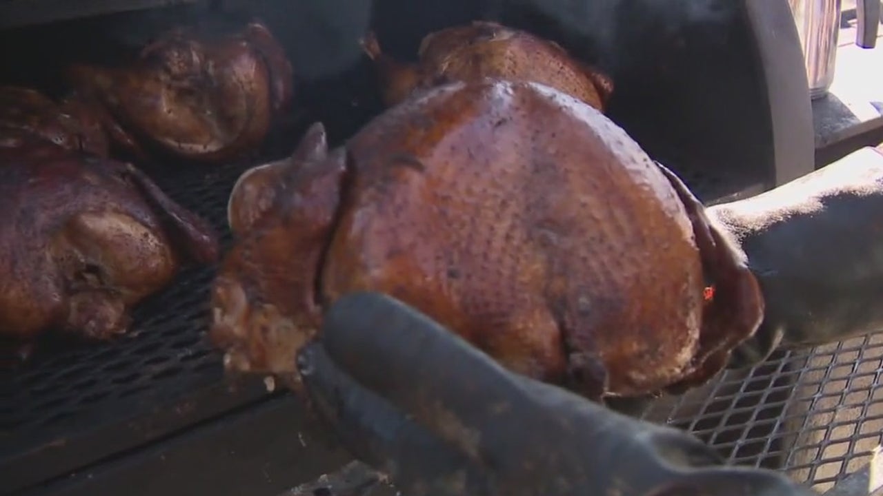 Austin's Operation Turkey serves thousands on Thanksgiving