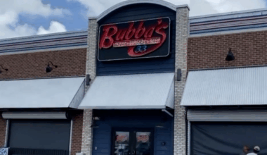 Bubba's 33 honors Veterans with free lunch on Veterans Day