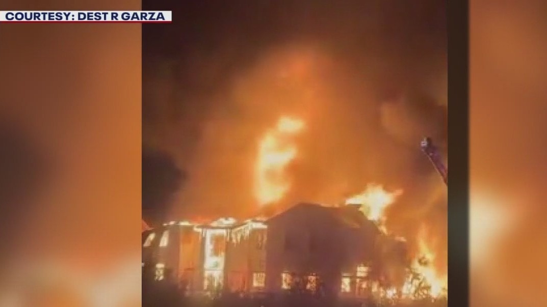 AFD battles large SE Austin apartment fire