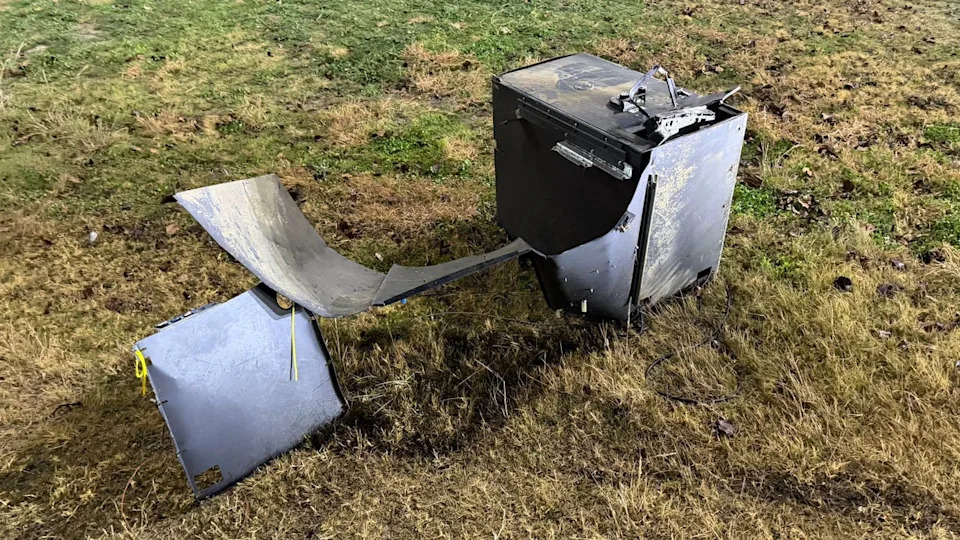 <div>Attempted ATM theft (Fort Worth police)</div>