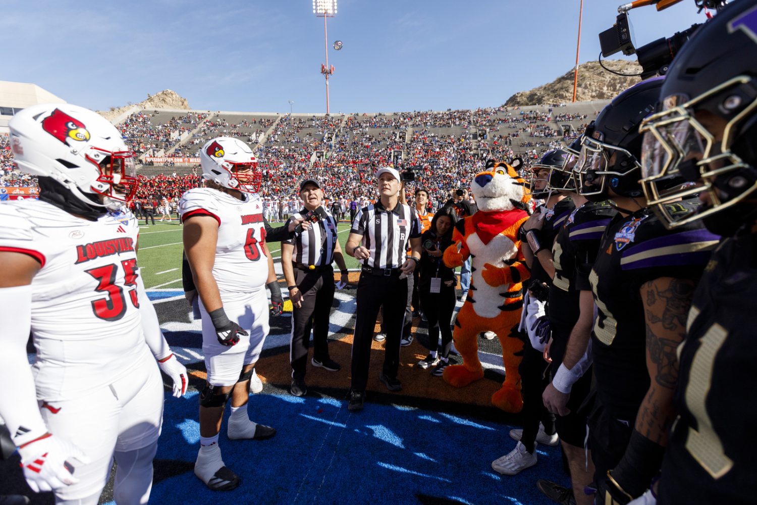 As college football shifts, El Paso’s Sun Bowl holds its place