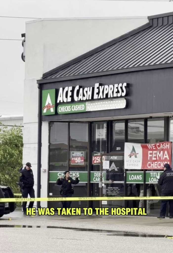 Armed robbery suspect shot by HPD officer after holding store employee hostage