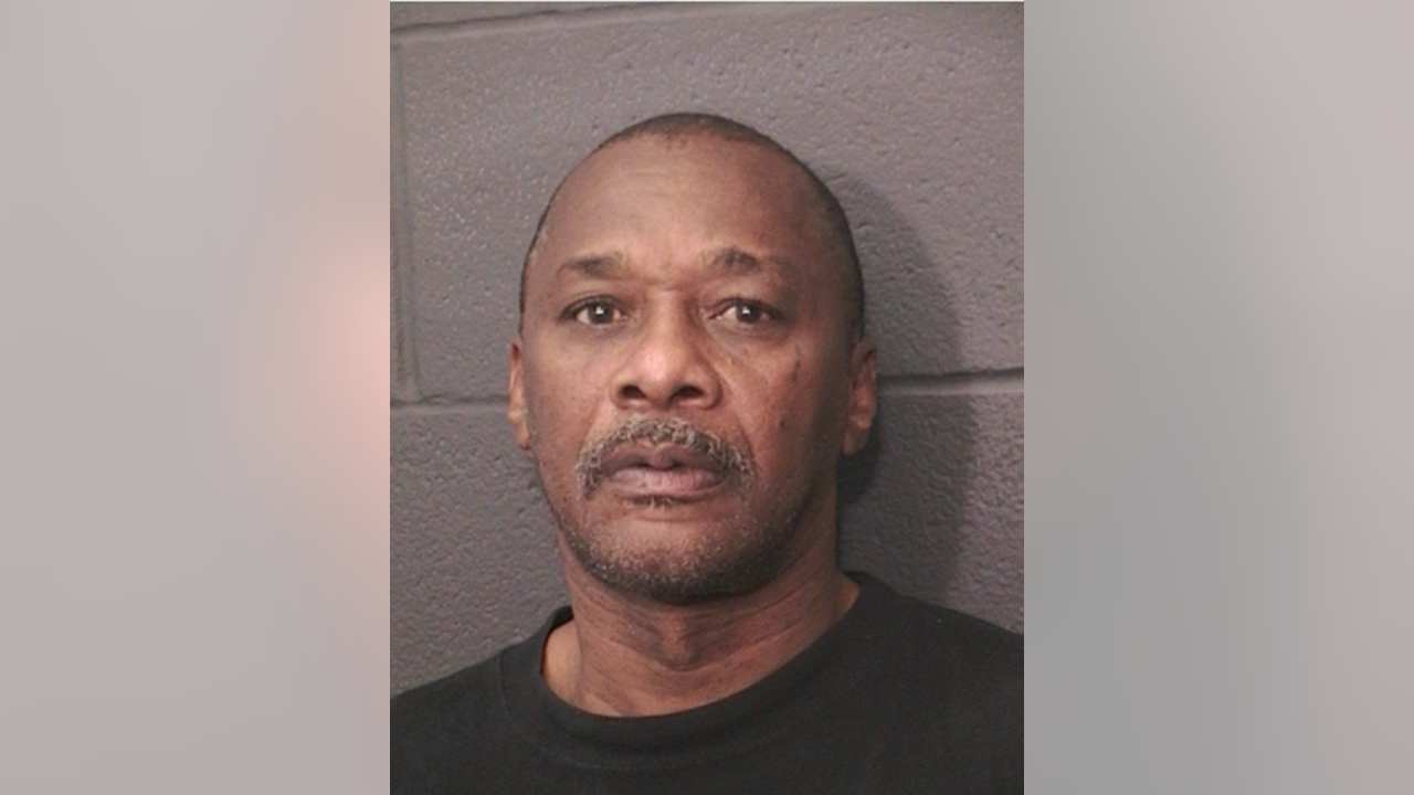 Man wanted in Houston, accused of indecency with child