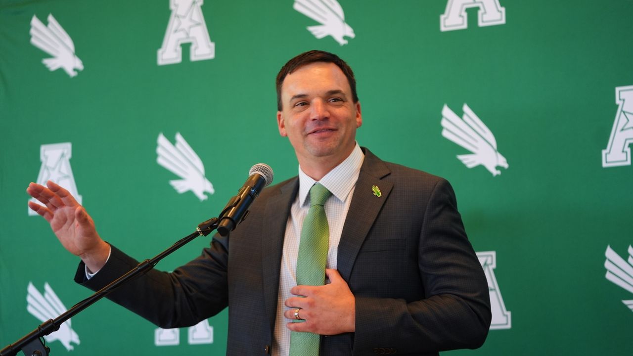 Neal Brown hopes to retain players after No. 23 North Texas made CFP push