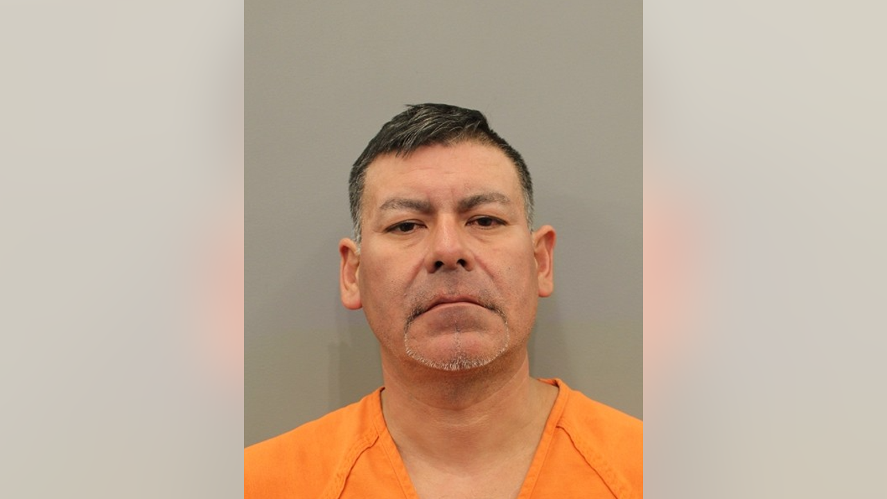 Houston man accused of impersonating police officer, pulling over drivers while intoxicated