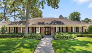 Briargrove Park: The best of Houston's town & country living