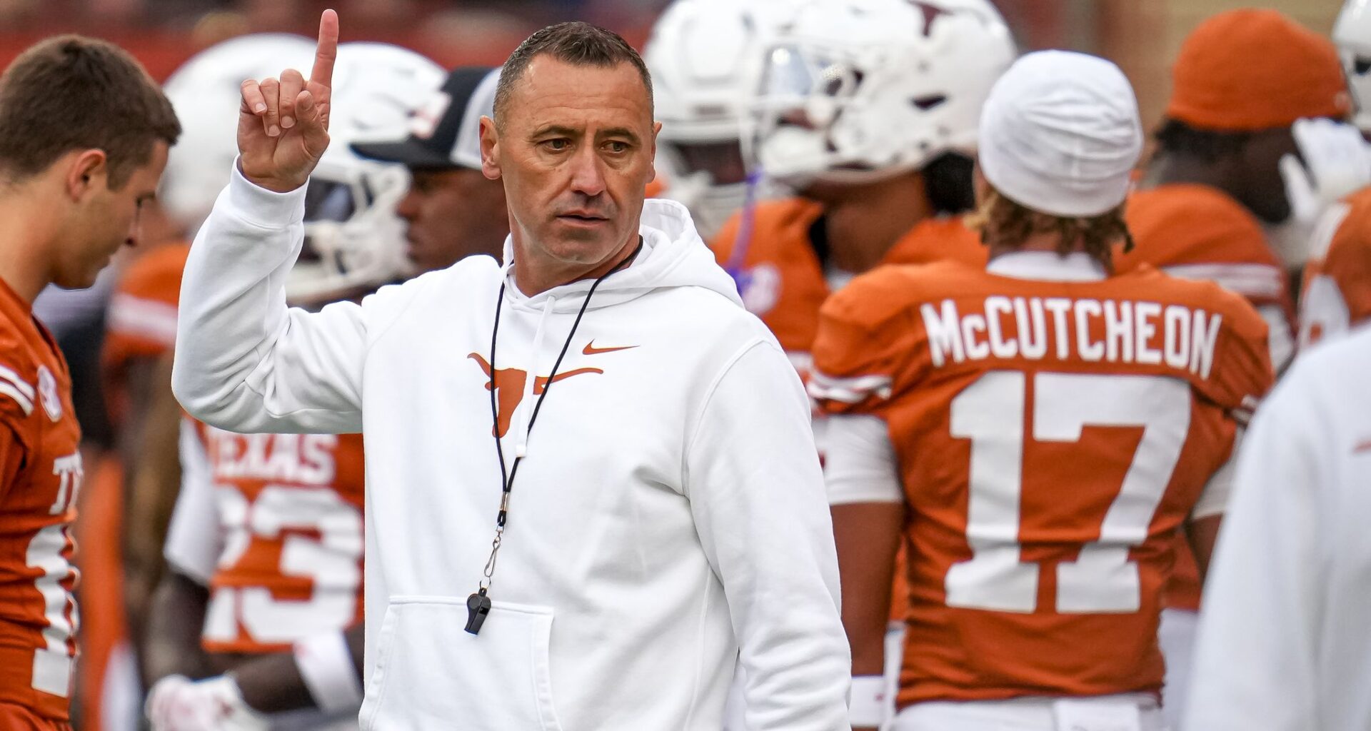 Jabbar Juluke hired to coach Texas football running backs