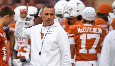 Jabbar Juluke hired to coach Texas football running backs