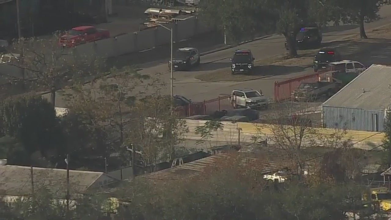 Houston police chase ends in Gulfcrest neighborhood, suspect in custody