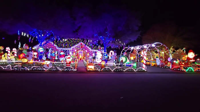 Hey, Houston! Tell us which neighborhoods have the BEST CHRISTMAS LIGHTS!