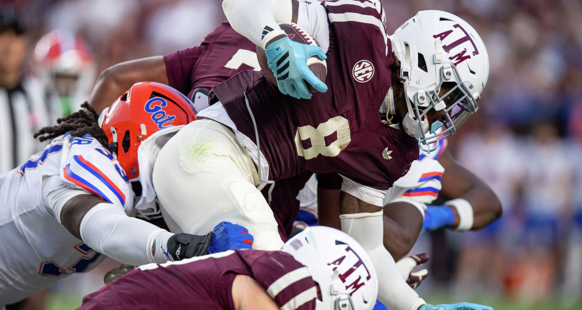 Le'Veon Moss questionable, Scooby Williams in