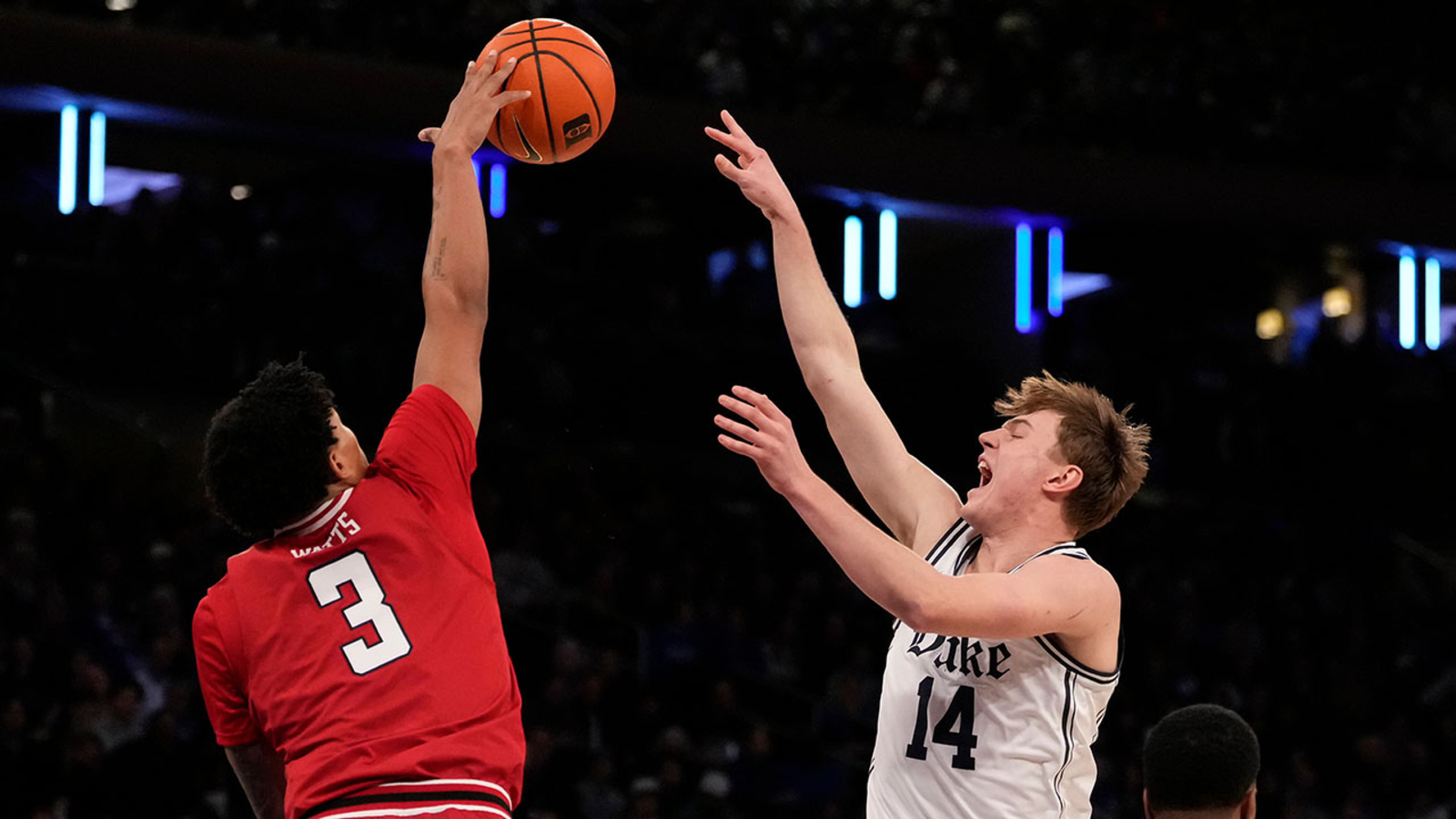 No. 3 Duke suffers first loss as No. 19 Texas Tech rallies to win 82-81