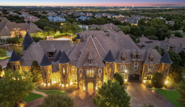 Texas estate once owned by Rangers co-owner sells at auction