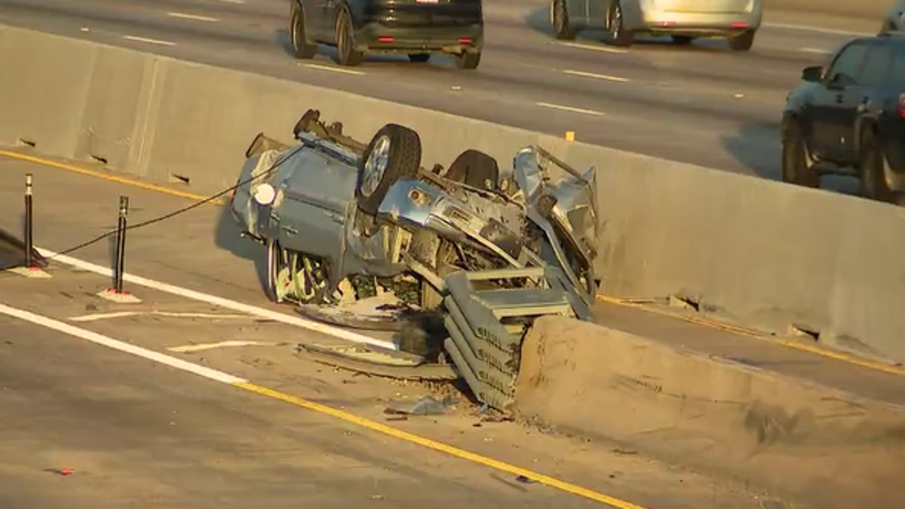 Person resuscitated after rollover crash on US 75 in Richardson