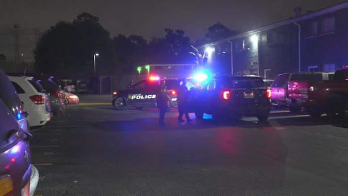 Man injured, woman on the run after shooting in Northwest Houston