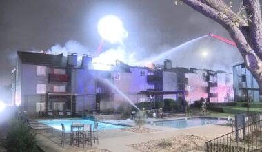 5 rescued in Dallas apartment fire, 2 hospitalized
