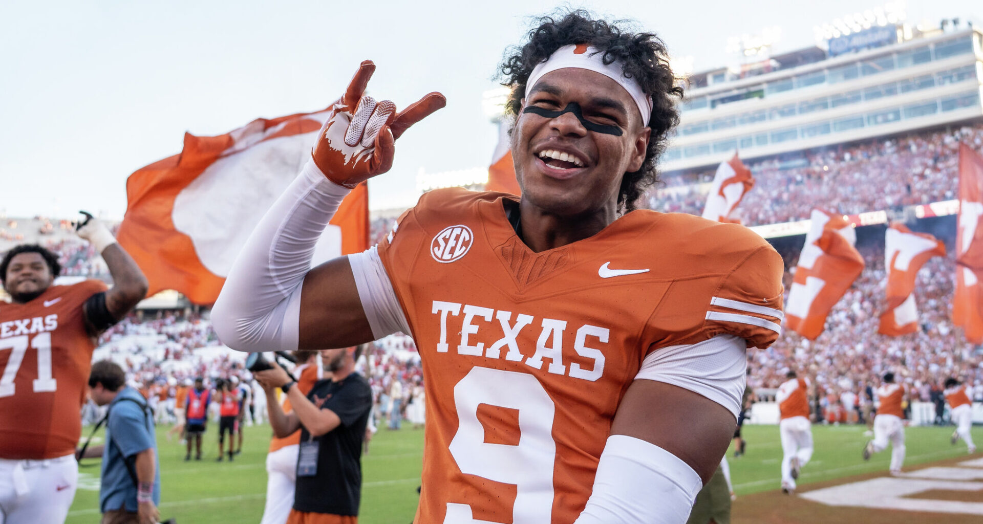 Flavor Flav attends the F1 Las Vegas Grand Prix on November 22, 2025 in Las Vegas, Nevada.