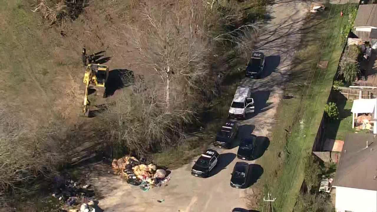 Possible skeletal remains found in SE Houston lot