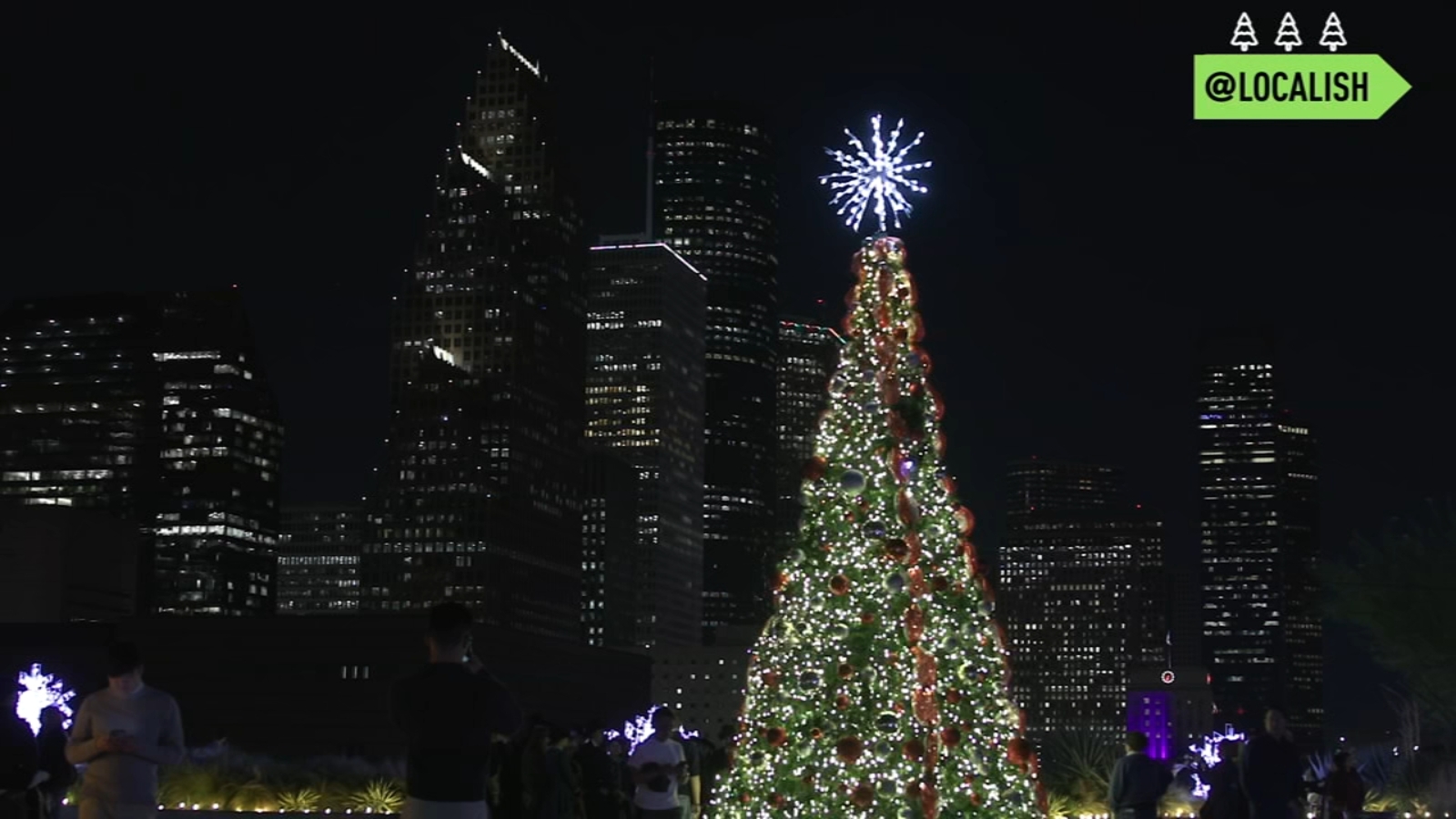 Rooftop Christmas experience shines in downtown Houston