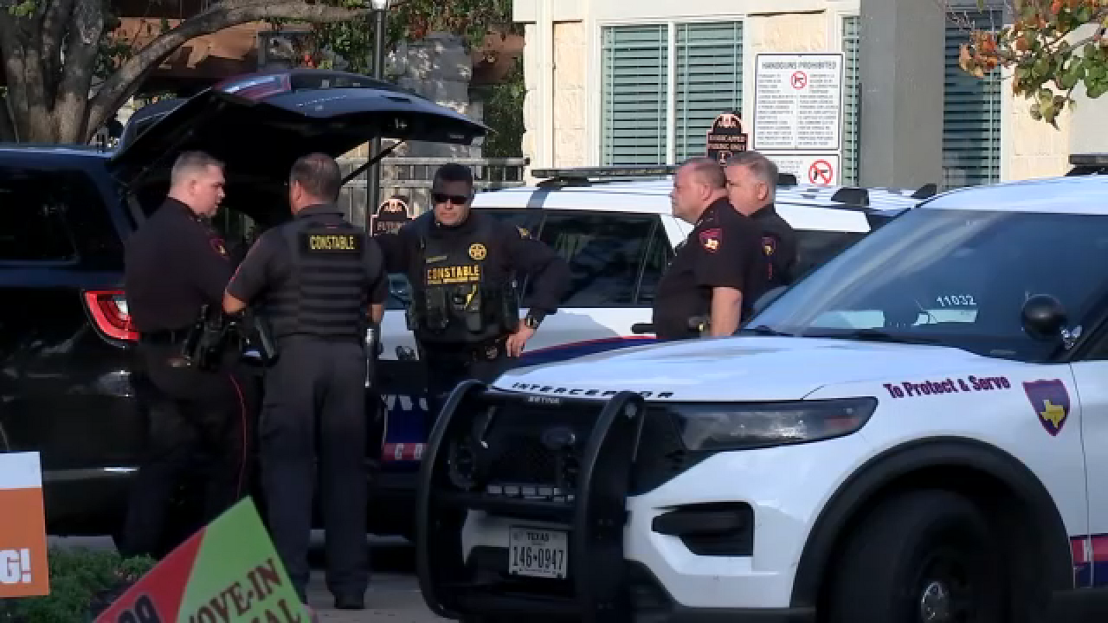 Constable Pct. 4 deputies announce search for suspect who evaded capture in North Harris County