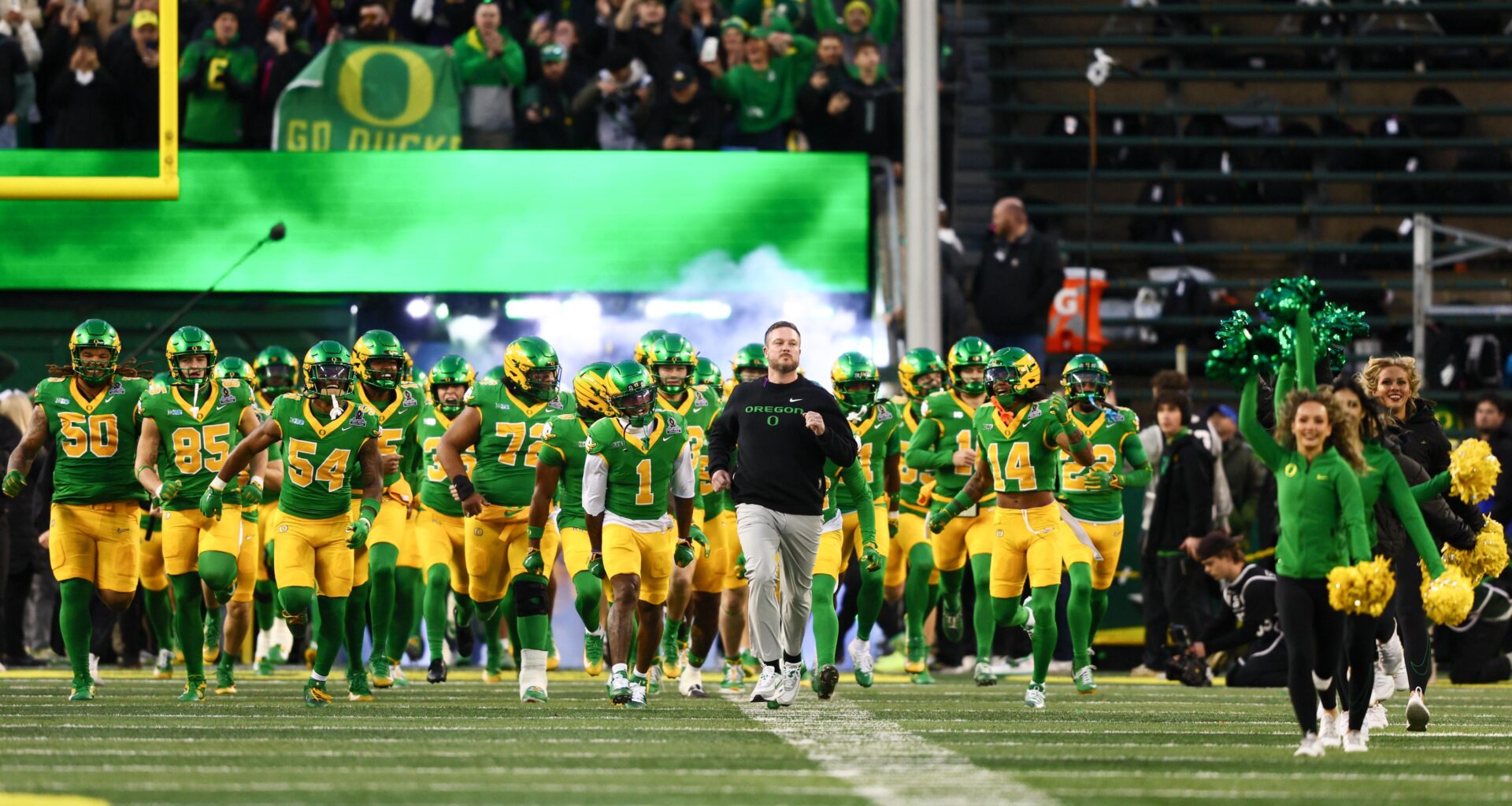 Oregon Unveils Photos of Uniforms for Game vs. Texas Tech in 2025 CFP Bracket