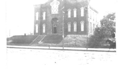 When Dallas gathered at the synagogue door