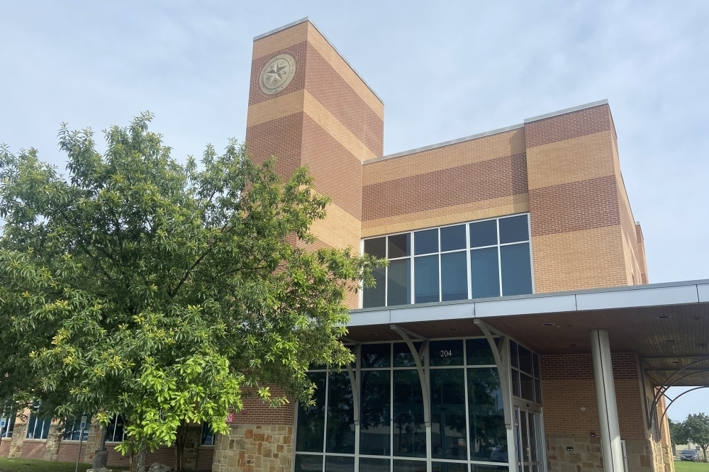 Exterior of Leander ISD admin building