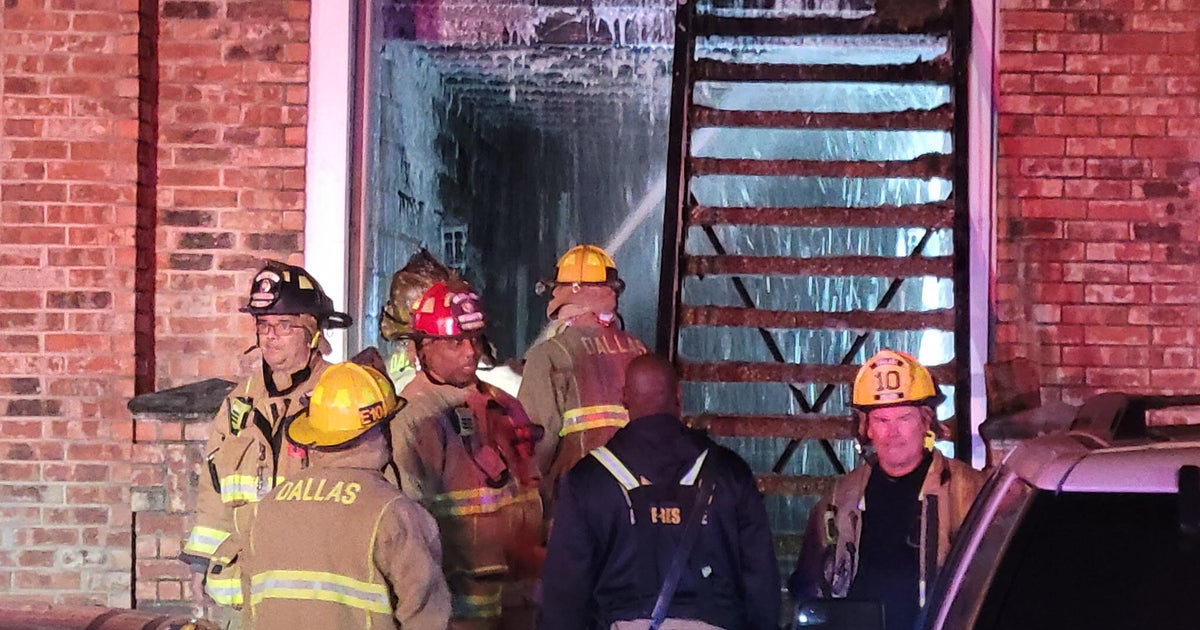 Two people killed in apartment fire in Far North Dallas, officials say