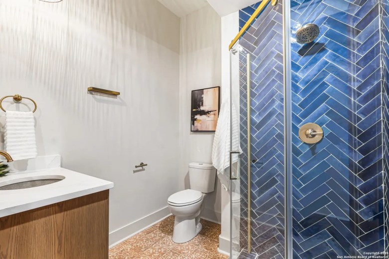 Bathroom featured at 339 W Elsmere Pl, San Antonio, TX, 78212