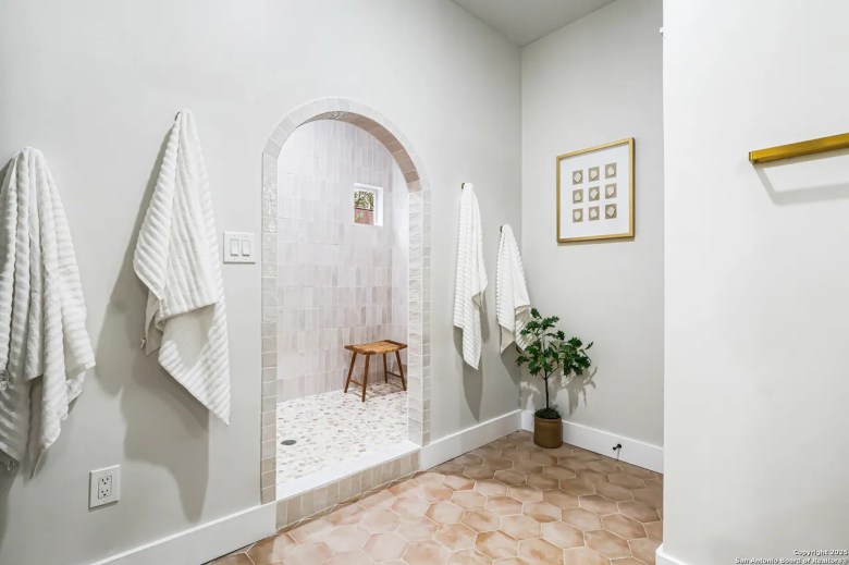 More featured at 339 W Elsmere Pl, San Antonio, TX, 78212