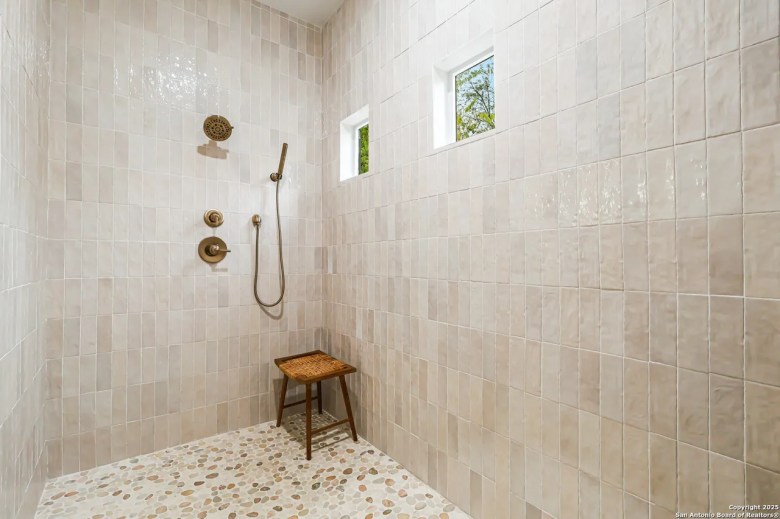 Bathroom featured at 339 W Elsmere Pl, San Antonio, TX, 78212