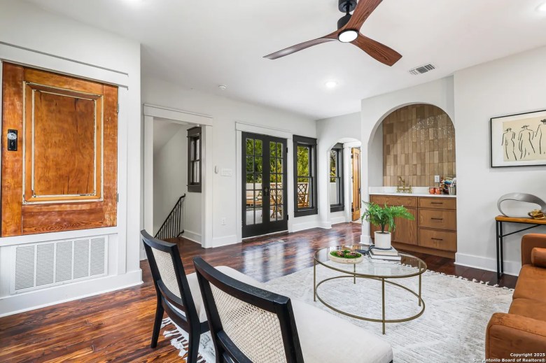 Dining Room featured at 339 W Elsmere Pl, San Antonio, TX, 78212