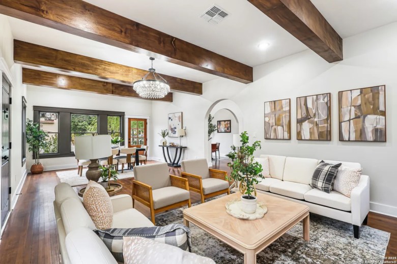 Living Room featured at 339 W Elsmere Pl, San Antonio, TX, 78212