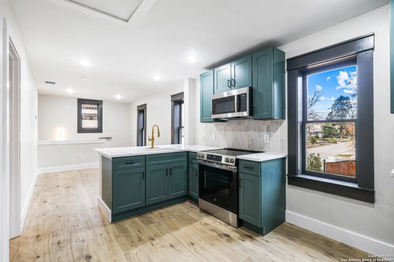 Modern Kitchen featured at 339 W Elsmere Pl, San Antonio, TX, 78212