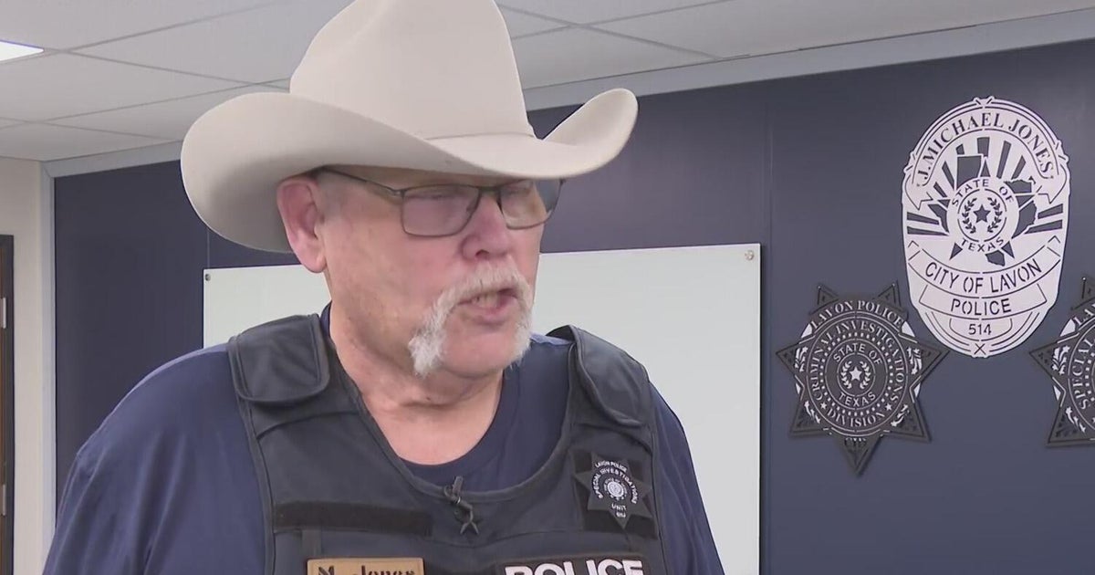 North Texas police chief says whoever is helping a teen murder suspect should turn him in: "I will find you."