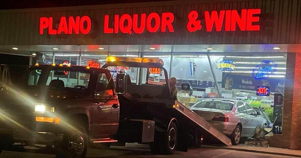No one hurt after car crashes into Plano liquor store Friday night