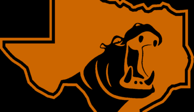 Hutto Piles Up the Points Against Calallen