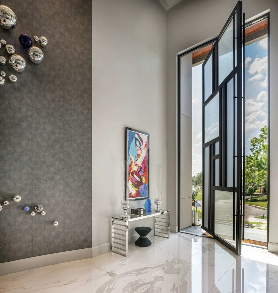  3102 Noble Lakes Lane in Houston, Texas. It was the former home of NBA superstar Nick van Exel. (Steve Chenn)