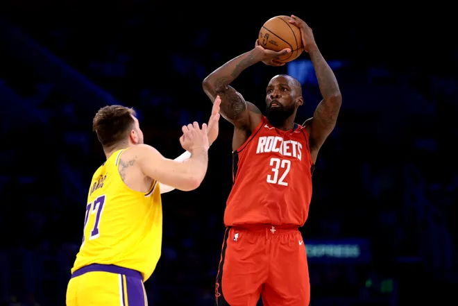 LOS ANGELES, CALIFORNIA - APRIL 11: Jeff Green #32 of the Houston Rockets shoots the ball against Luka Doncic #77 of the Los Angeles Lakers during the third quarter at Crypto.com Arena on April 11, 2025 in Los Angeles, California. NOTE TO USER: User expressly acknowledges and agrees that, by downloading and or using this photograph, User is consenting to the terms and conditions of the Getty Images License Agreement. (Photo by Katelyn Mulcahy/Getty Images)