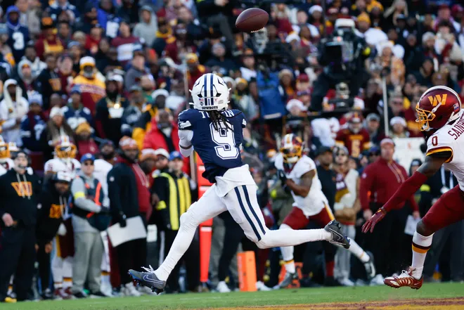 Dec 25, 2025; Landover, Maryland, USA; Dallas Cowboys wide receiver Kavontae Turpin (9) makes a catch against the Washington Commanders in the second quarter at Northwest Stadium. Turpin scored a touchdown on the play. Mandatory Credit: Amber Searls-Imagn Images