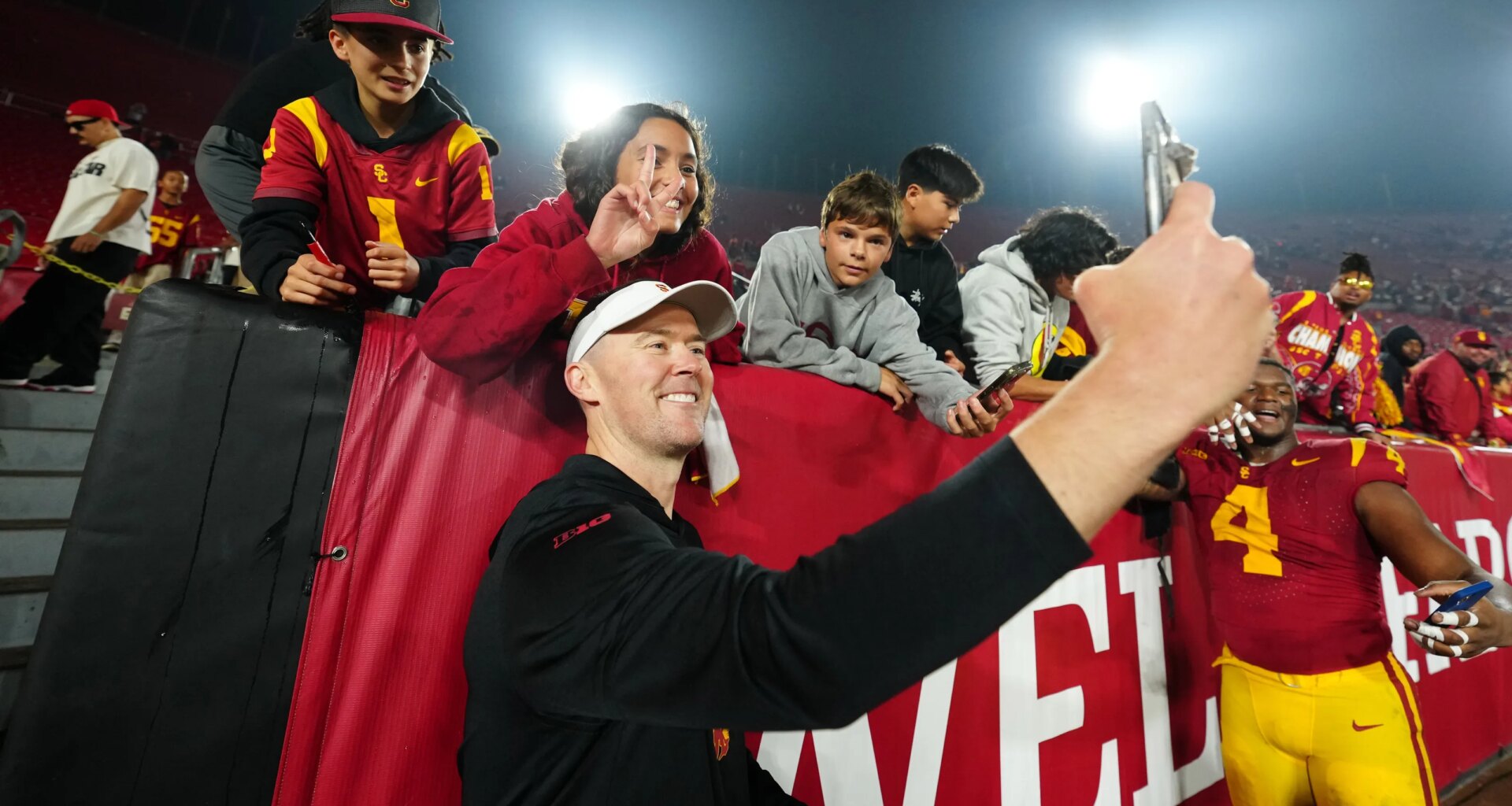USC football arrives in San Antonio for Alamo Bowl