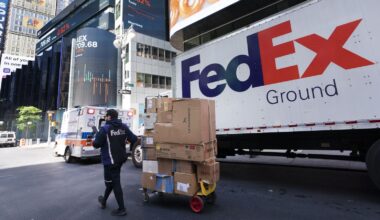 FedEx to close Dallas, Texas-area facility, impacting 856 jobs
