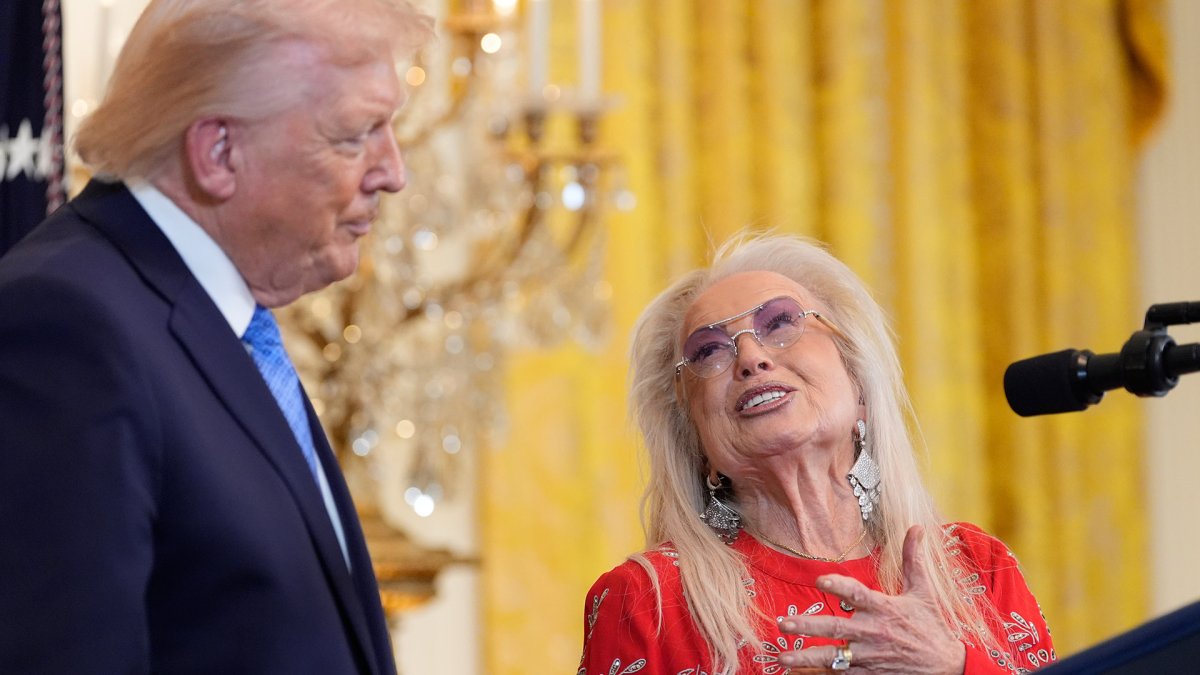 Mavericks owner Miriam Adelson wants Trump to run in 2028 – NBC 5 Dallas-Fort Worth