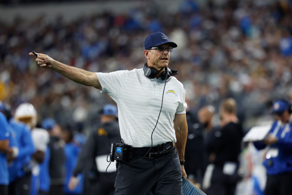 Chargers’ defense makes halftime adjustments to get necessary results – San Gabriel Valley Tribune