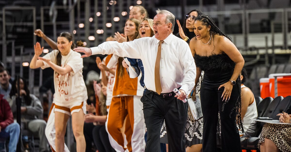 Undefeated UConn, Texas keep top two spots in AP Top 25 women’s poll
