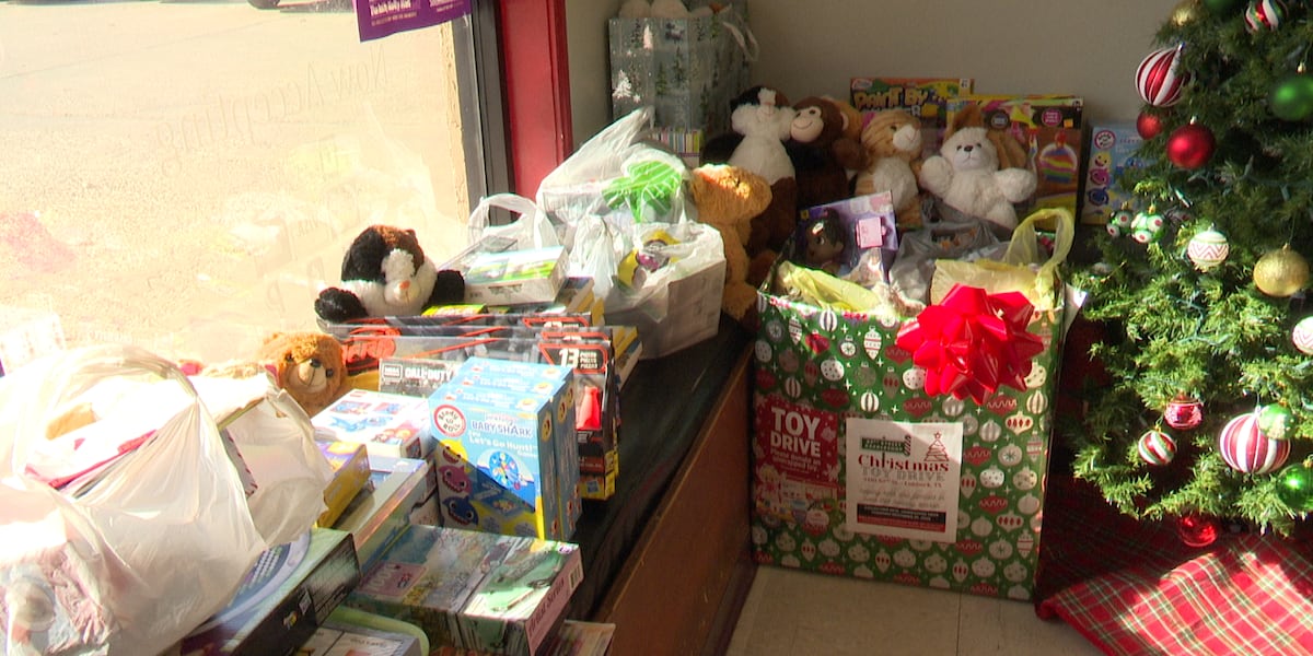 Two Lubbock barbershops team up with Santa for holiday toy drives